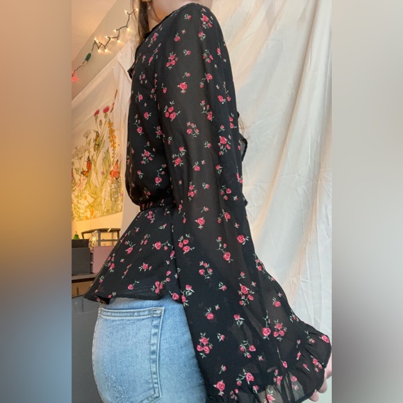 H&M Black Ruffle Top - Picture 8 of 8